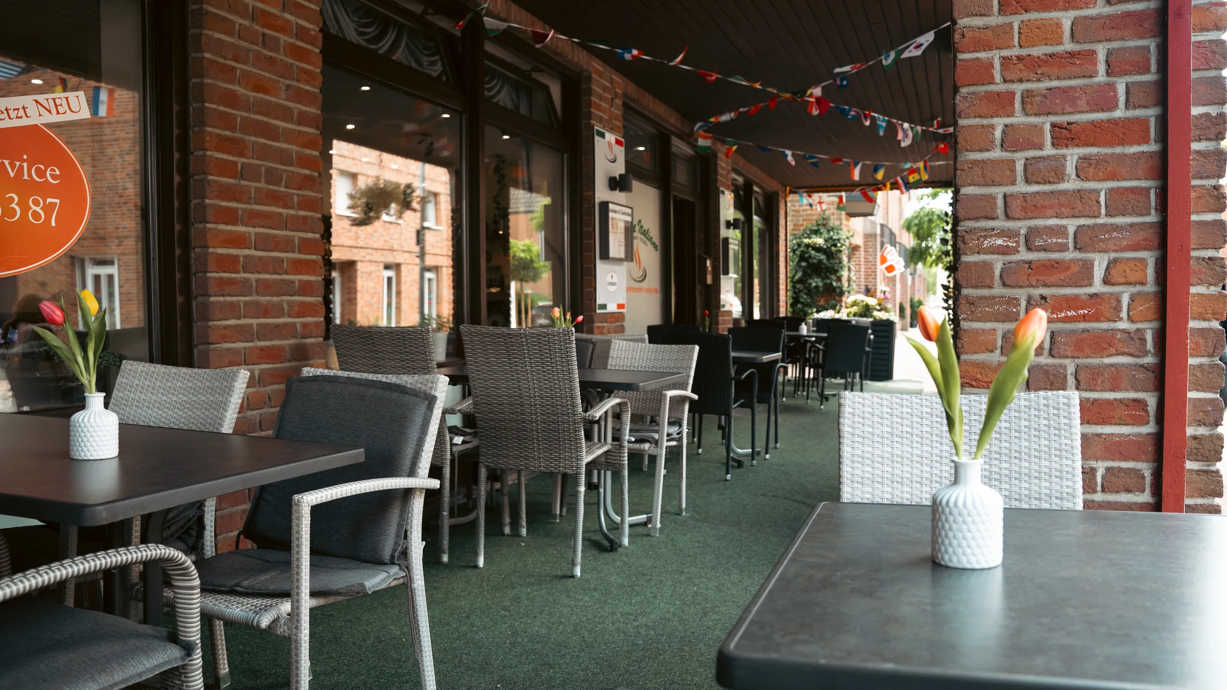 Sapore Italiano's outdoor terrace